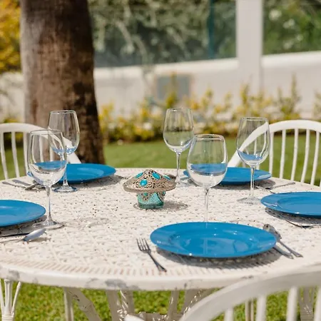 Home, With Direct Access To The Beach, Sea Views And South Facing, In Puerto Banus ماربيا
