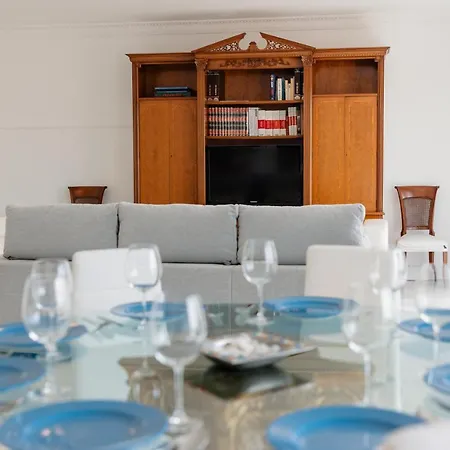 Home, With Direct Access To The Beach, Sea Views And South Facing, In Puerto Banus Apartment Marbella