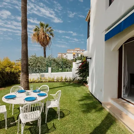 Apartment Home, With Direct Access To The Beach, Sea Views And South Facing, In Puerto Banus