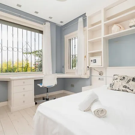 Home, With Direct Access To The Beach, Sea Views And South Facing, In Puerto Banus * ماربيا