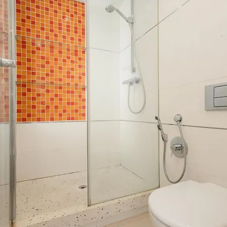 شقة Home, With Direct Access To The Beach, Sea Views And South Facing, In Puerto Banus