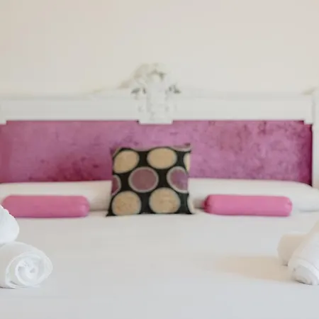 Home, With Direct Access To The Beach, Sea Views And South Facing, In Puerto Banus Apartment
