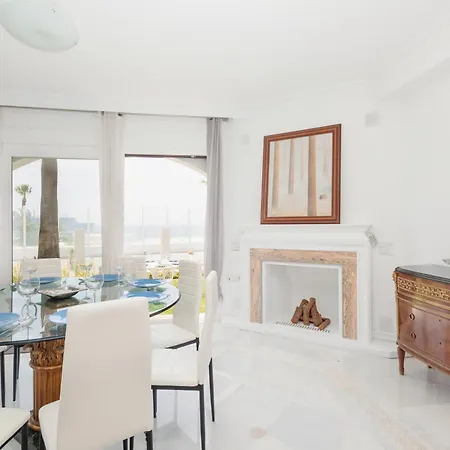 Apartment Home, With Direct Access To The Beach, Sea Views And South Facing, In Puerto Banus